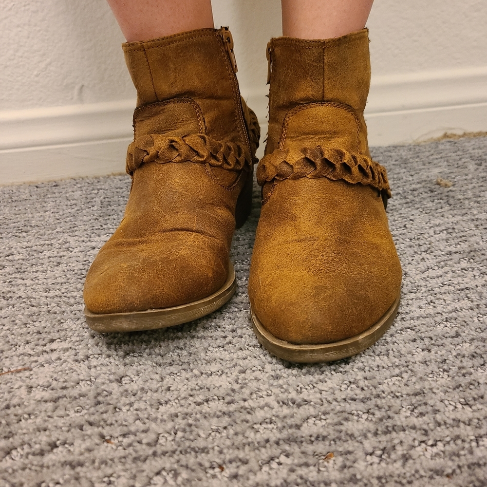Xoxo Stylish Boots 👢 😍 - Picture 3 of 6